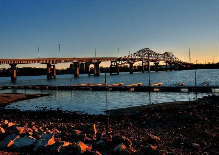 The railroad bridge over the Tennessee River in Decatur AL